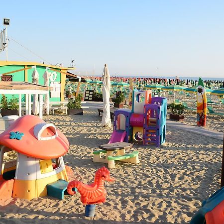 Hotel Houston Suites Rimini Exterior foto