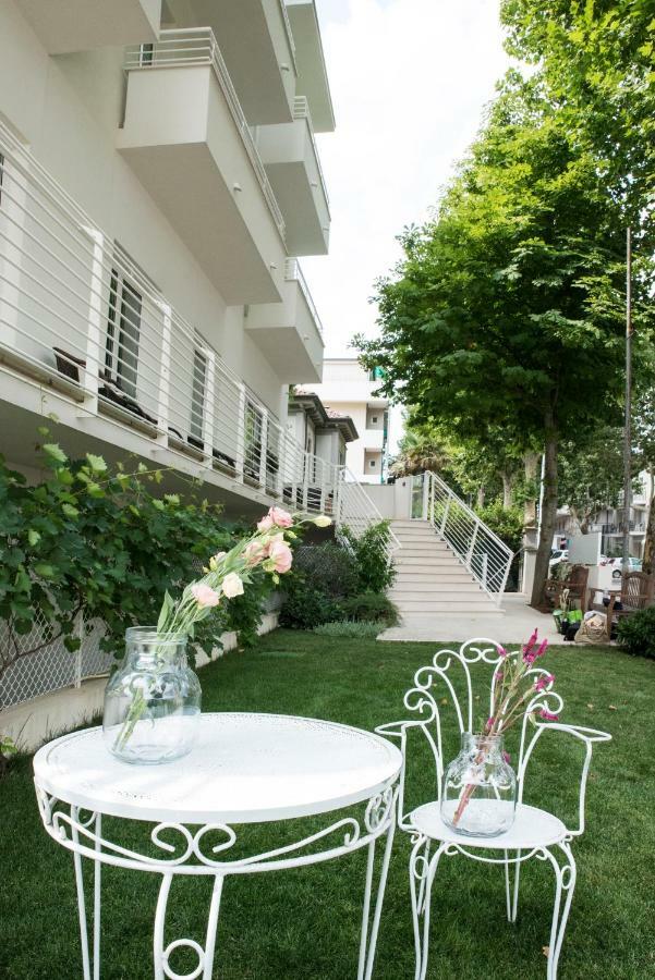 Hotel Houston Suites Rimini Exterior foto
