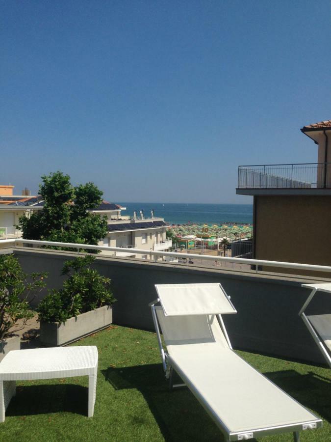 Hotel Houston Suites Rimini Exterior foto